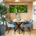 Fenjoy Ferienapartments 아파트호텔 베르나우암히엠지